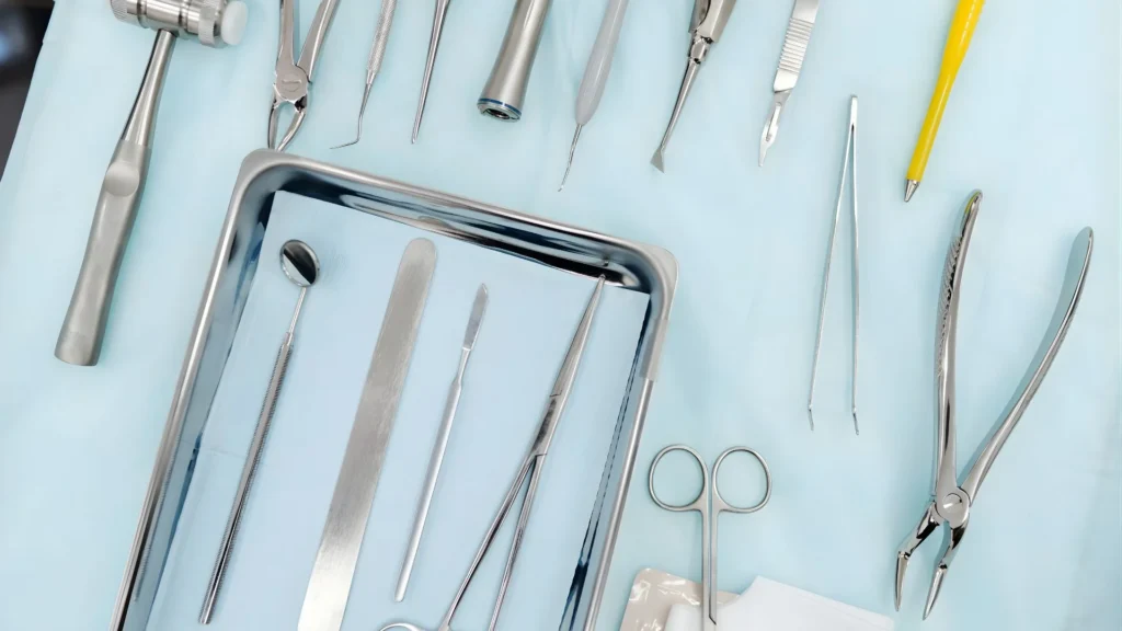 Surgery instruments on a tray