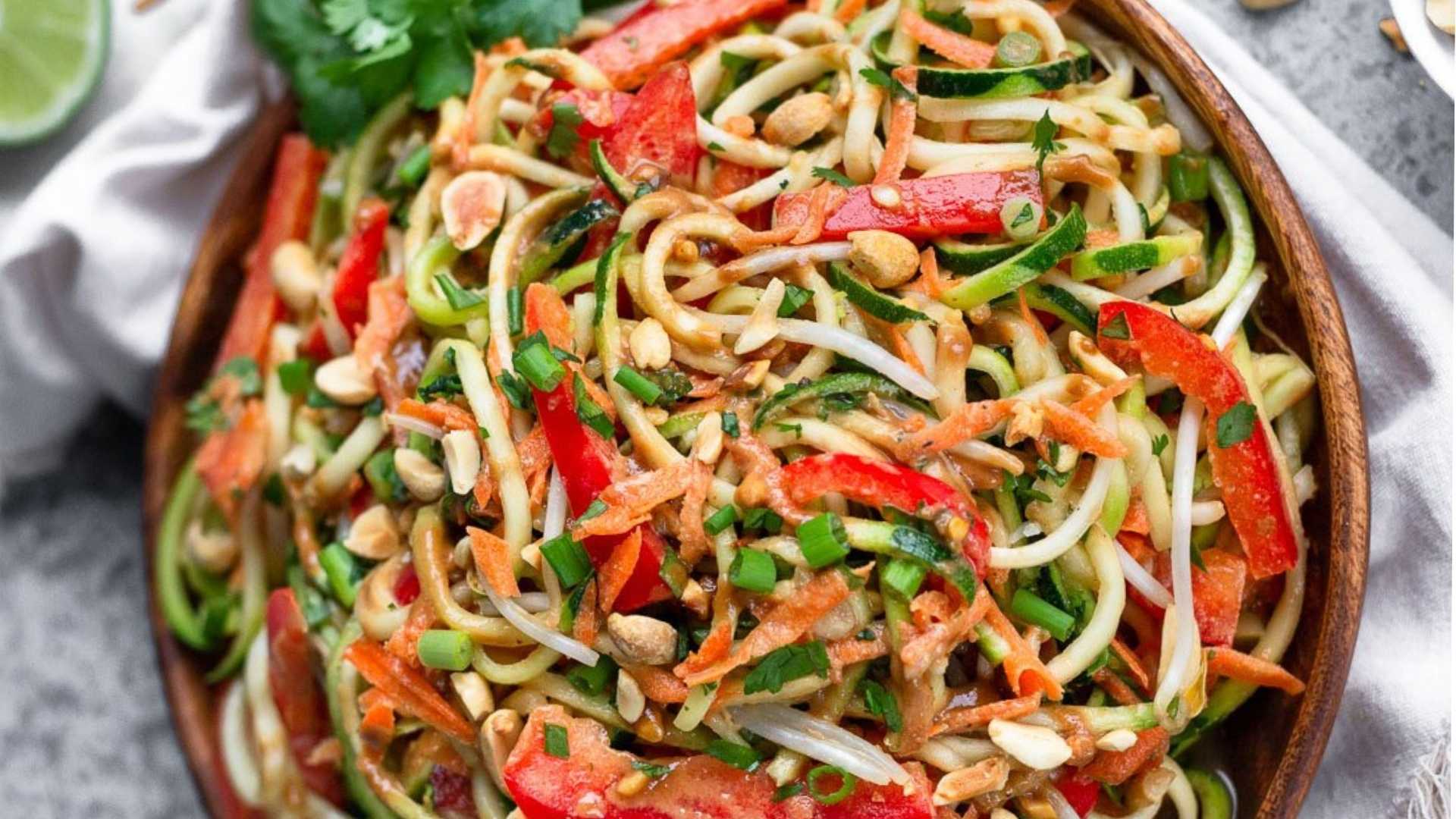 https://muneezaahmed.com/wp-content/uploads/2022/02/Raw-Pad-Thai-Noodle-Salad-Featured.jpg
