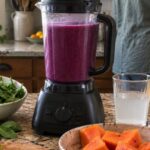 wild blueberries, papaya, banana, and spinach for the hemorrhoid smoothie